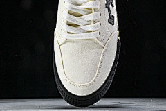Off-White c/o Virgil Abloh