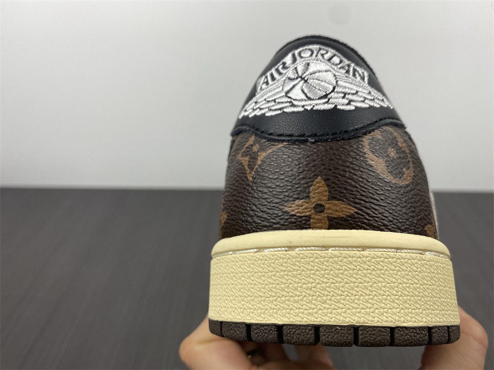 Travis Scott Fragment Air Jordan 1 Low OG CM7866-126