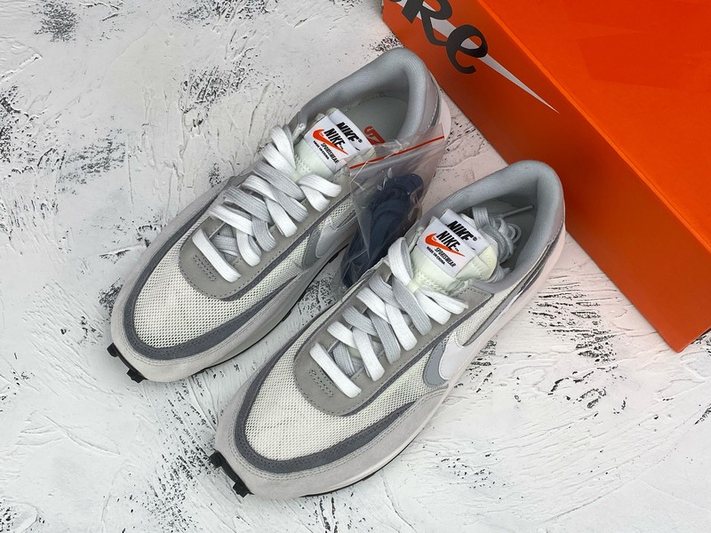 NIKE LD WAFFLE X SACAI SUMMIT WHITE BV0073-100