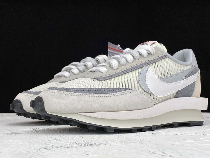 NIKE LD WAFFLE X SACAI SUMMIT WHITE BV0073-100