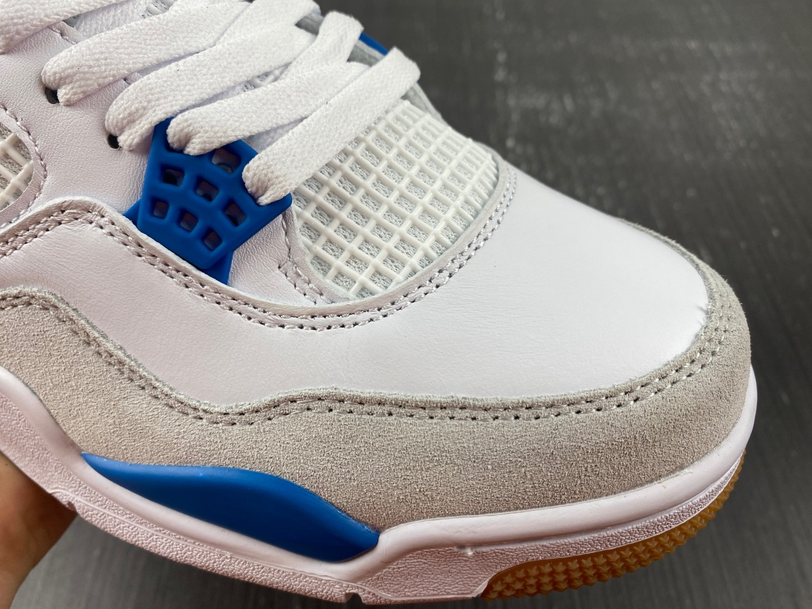 NIKE SB X AIR JORDAN 4 DR5415-104