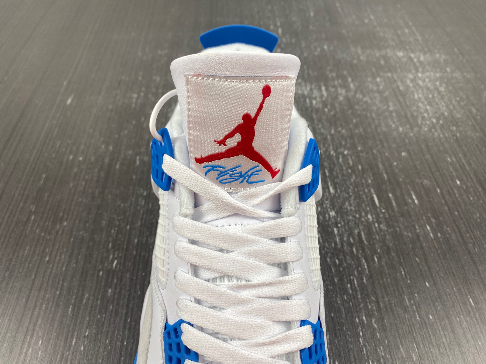 NIKE SB X AIR JORDAN 4 DR5415-104