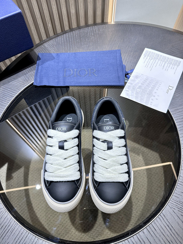 DR B33 SNEAKER
