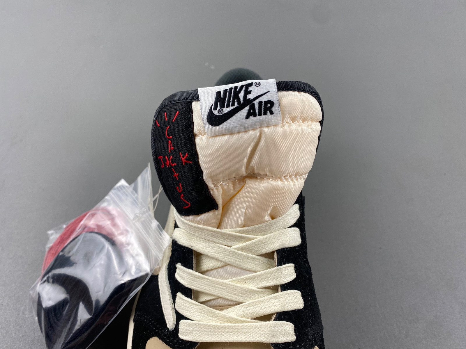 Travis Scott x Air Jordan 1 Low OG Pale Vanilla DM7866-201