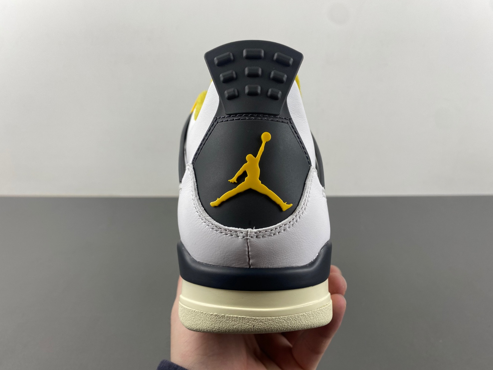 Air Jordan 4 Womens "Vivid Sulfur" AQ9129-101