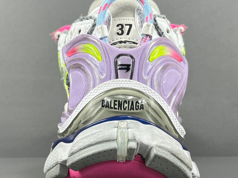 Ba*len*cia*ga runner 772767 w3rny 0361 (it’s not the same as the previous one!)