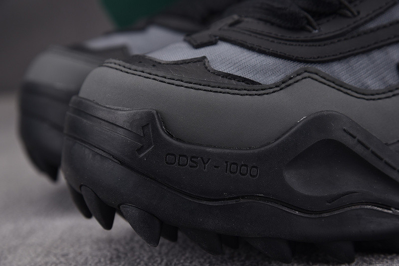 OW C/O ODSY-1000 SPORTS SHOES
