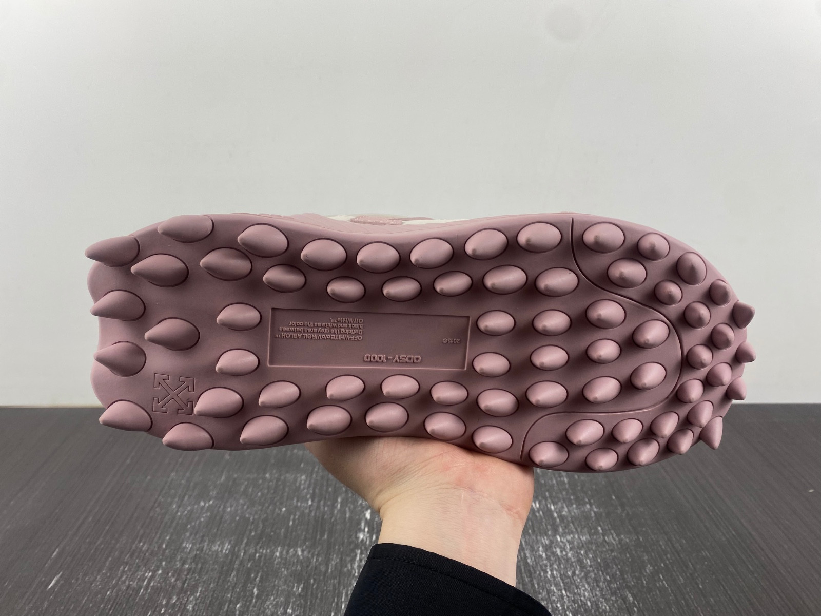 OW C/O ODSY-1000 SPORTS SHOES