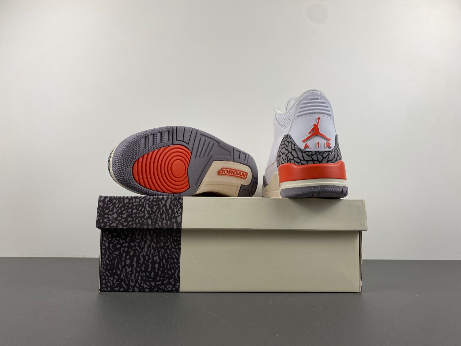 Air Jordan 3 WMNS Georgia Peach CK9246-121