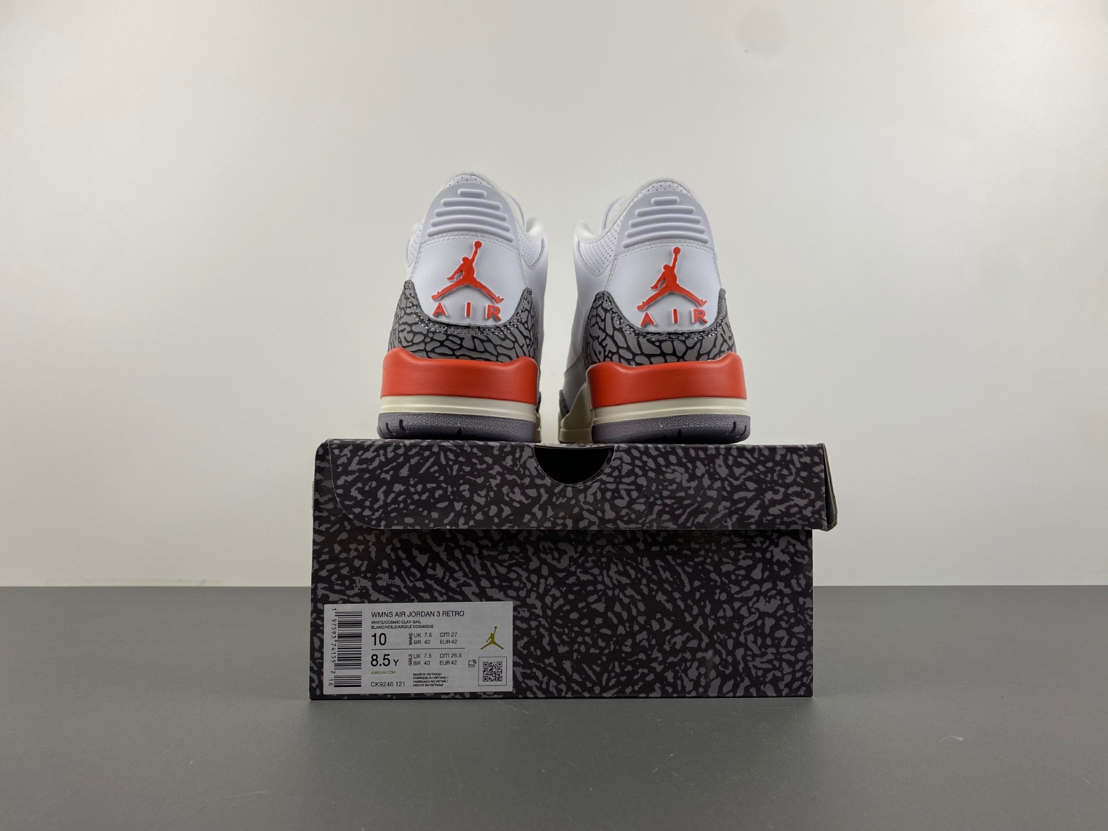 Air Jordan 3 WMNS Georgia Peach CK9246-121