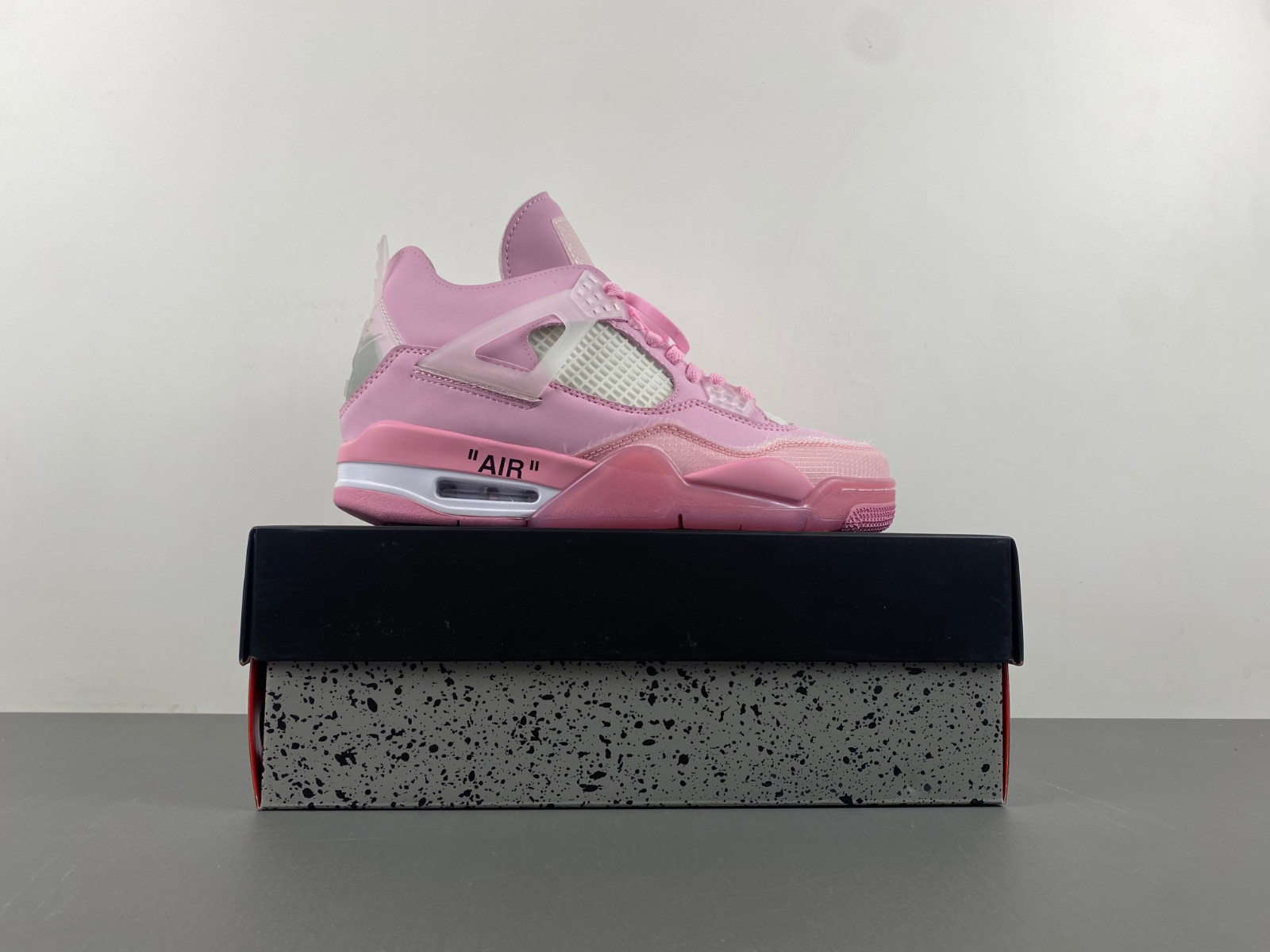 JORDAN 4 RETRO X OW PINK