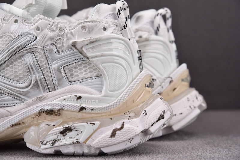 Ba*len*cia*ga runner 656065-w3ra9-9001 (it’s not the same as the previous one!)