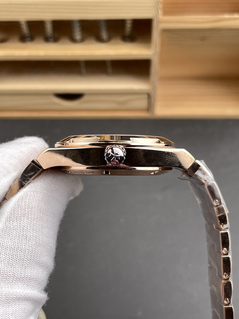 Vacheron C0nstan1n Overseas