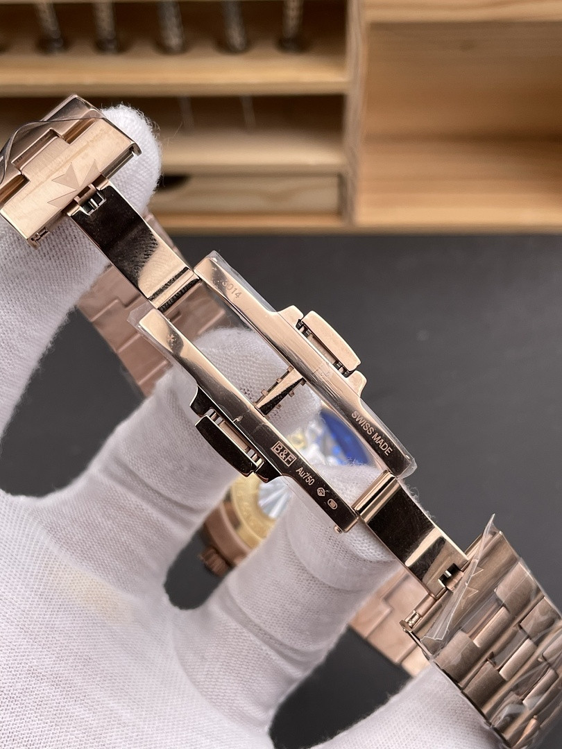 Vacheron C0nstan1n Overseas