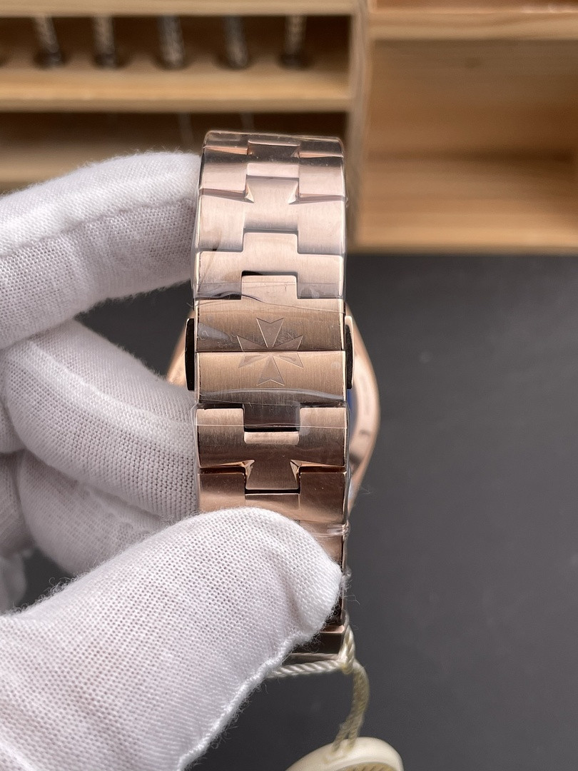 Vacheron C0nstan1n Overseas