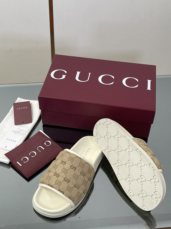 GUC LEATHER SLIDE