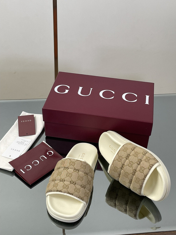 GUC LEATHER SLIDE