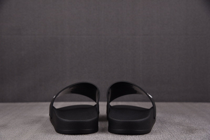 Ba1en*iaga SLIDES