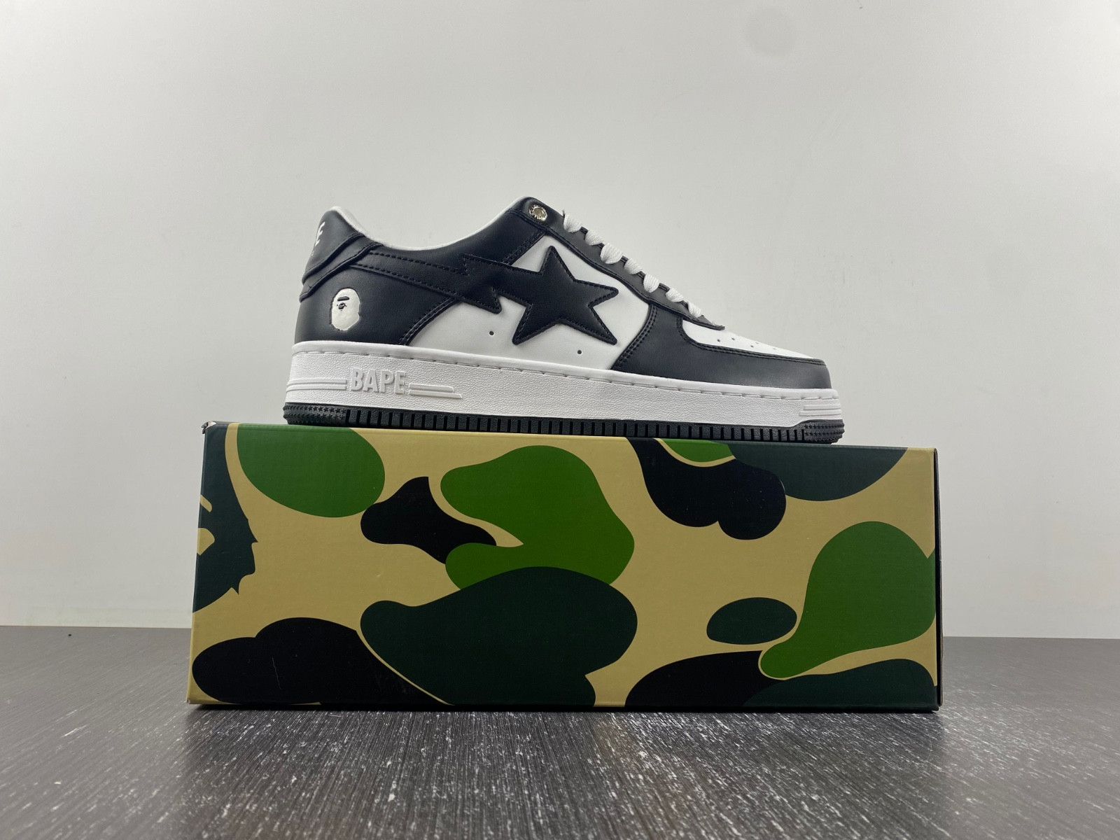 BAPE SNEAKERS