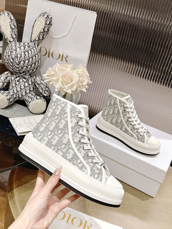 D B23 HIGH-TOP SNEAKERS