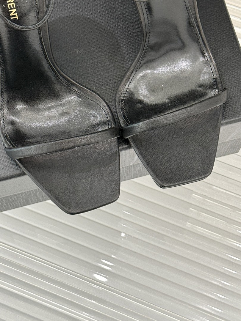 Y51 HEELS