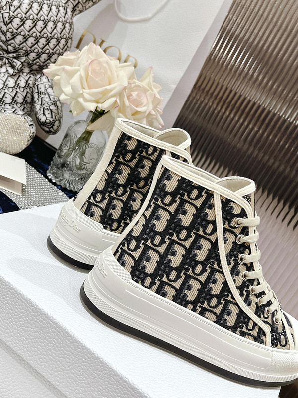 D B23 HIGH-TOP SNEAKERS