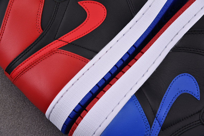 AIR JORDAN 1 RETRO HIGH OG TOP 3 555088-026