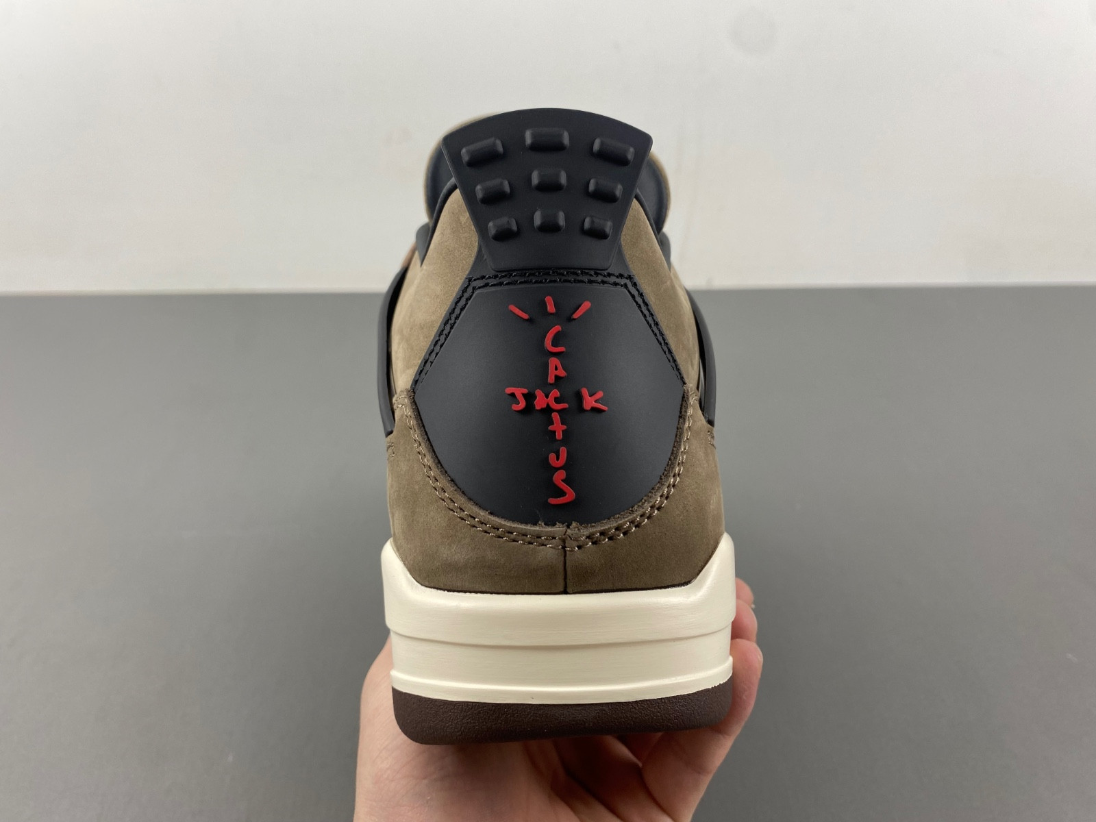 Travis Scott x Air Jordan 4 “Dark Mocha” AJ4-882335