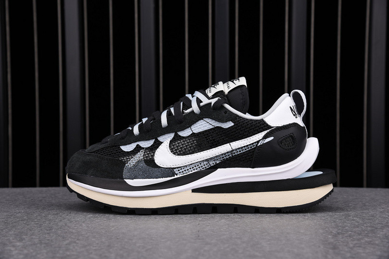 Sacai x Nike Pegasua Vaporfly Black White CV1363-001