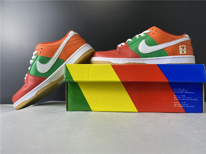 Nike SB Dunk Low 7 Eleven